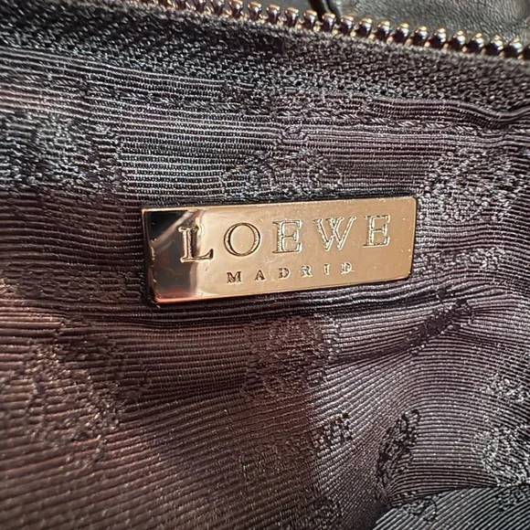 Loewe Black Nylon Tote Bag with a Spacious Design - Picture 8 of 15